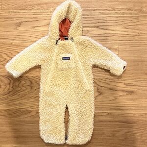Patagonia Tan Fleece Bunting Suit 3-6mo